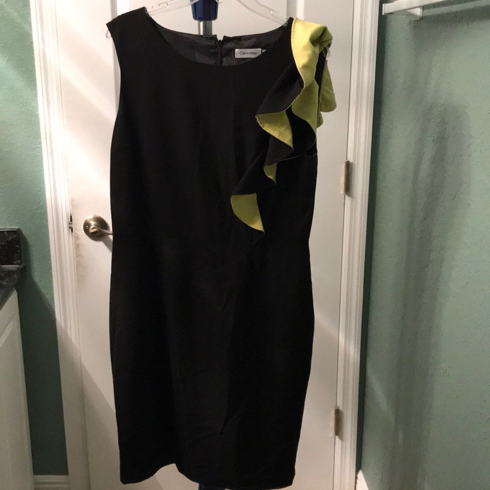 Calvin Klein size 12 dress black with green sleeve